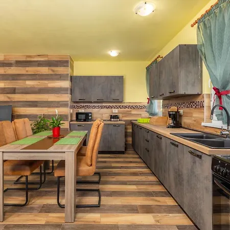 Monte Apartment